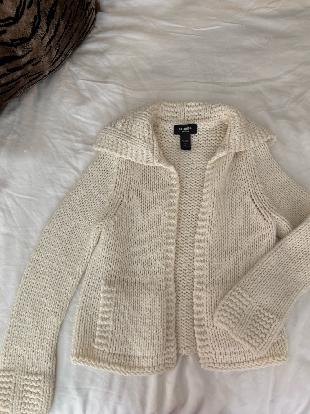 Vintage express white knit cardigan seeater size small